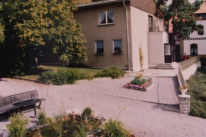 Schullandheim und Ausflugsgaststätte nach der Wende — Foto 3