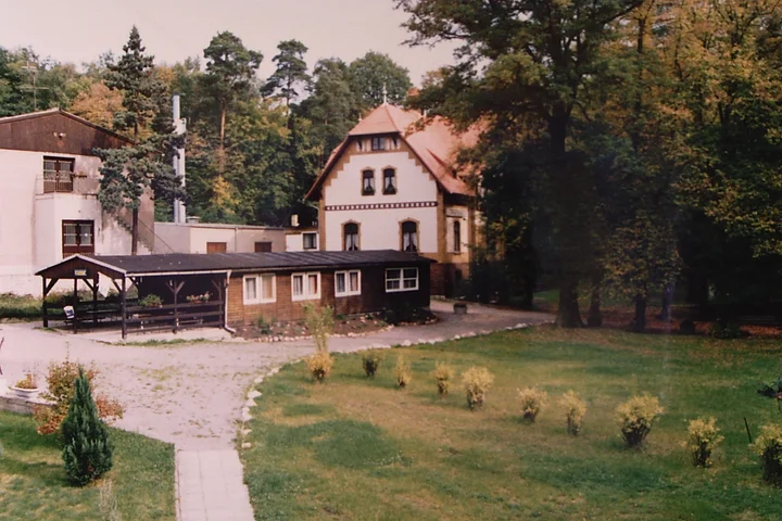 Schullandheim und Ausflugsgaststätte nach der Wende — Foto 8
